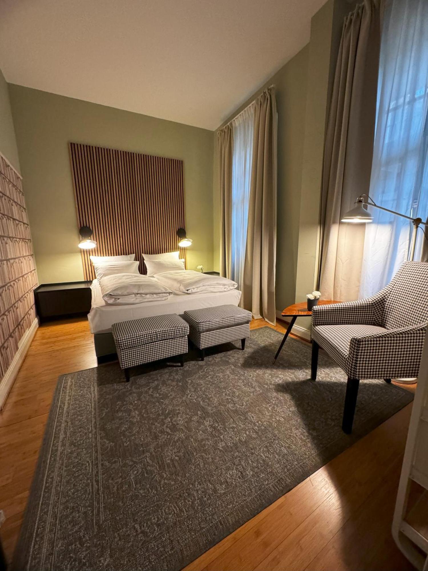 Hotel Zur Alten Bruecke Heidelberg Exterior photo